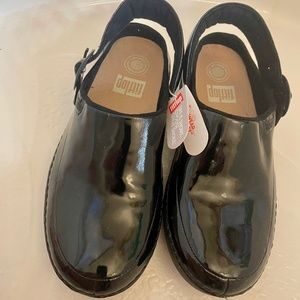 FitFlop GOGH Pro Superlight Patent Clogs